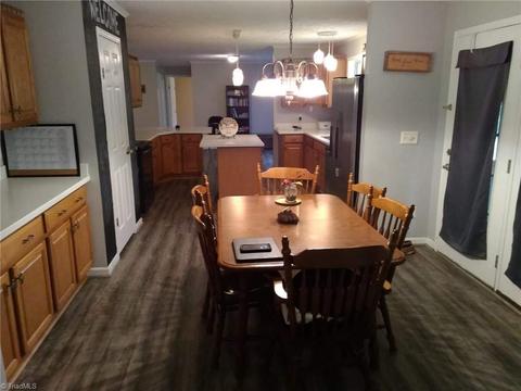 1015 Sechrist Loop, Pilot Mountain, NC 27041 photo 7