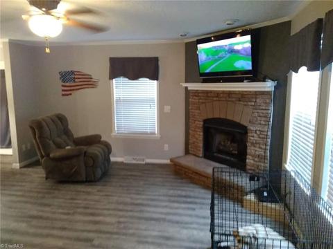 1015 Sechrist Loop, Pilot Mountain, NC 27041 photo 14