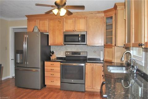 3928 Tanglebrook Rd, High Point, NC 27265 photo 8