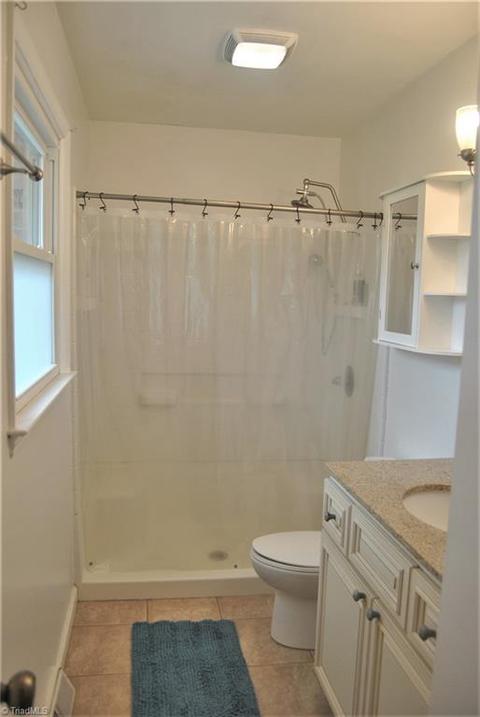 3928 Tanglebrook Rd, High Point, NC 27265 photo 13