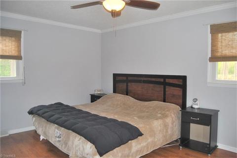 3928 Tanglebrook Rd, High Point, NC 27265 photo 11