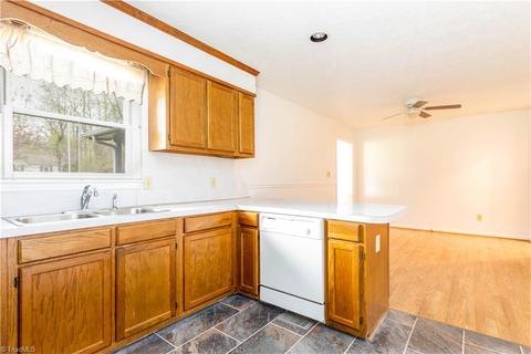 114 Treetop Ct, Trinity, NC 27370 photo 5