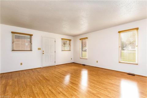 114 Treetop Ct, Trinity, NC 27370 photo 2