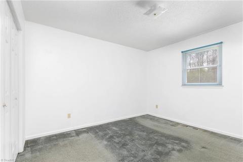 114 Treetop Ct, Trinity, NC 27370 photo 9