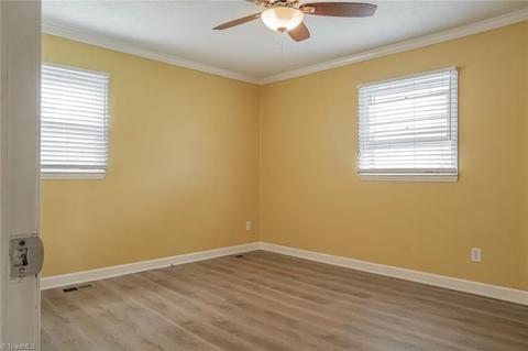 307 Mohawk Dr, High Point, NC 27262 photo 7