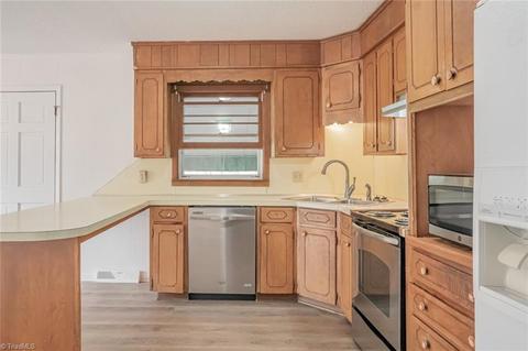 307 Mohawk Dr, High Point, NC 27262 photo 6