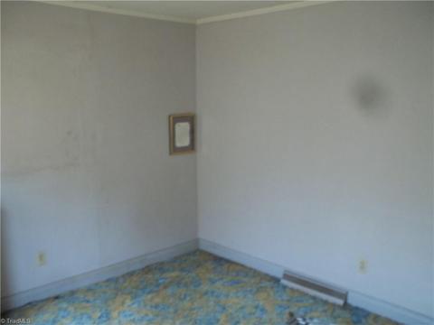 154 Shell Rd, Thomasville, NC 27360 photo 6