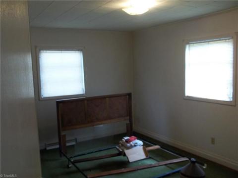 154 Shell Rd, Thomasville, NC 27360 photo 4