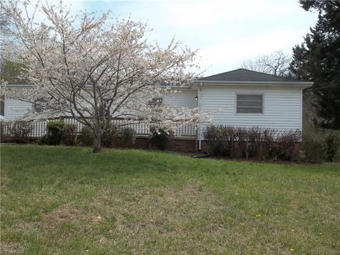 154 Shell Rd, Thomasville, NC 27360 photo 2