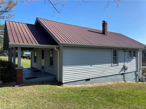 8807 W Pine St, Lowgap, NC 27024 photo 3