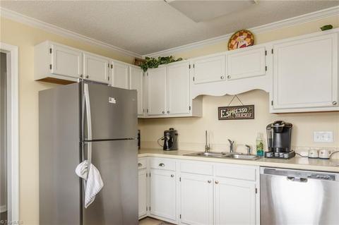 3050 Windchase Ct, High Point, NC 27265 photo 9
