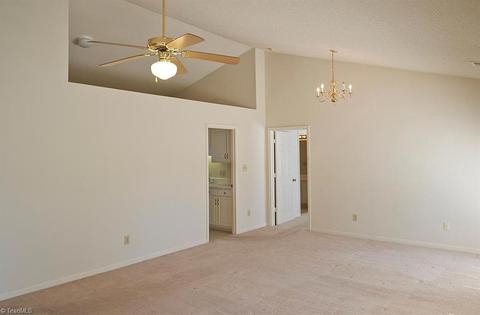 2930 Eagle Pointe Dr, High Point, NC 27265 photo 8