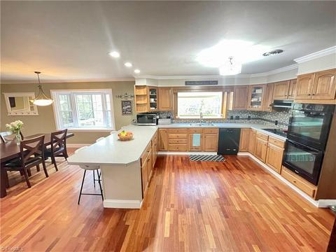 126 E Valley View Rd, Advance, NC 27006 photo 3