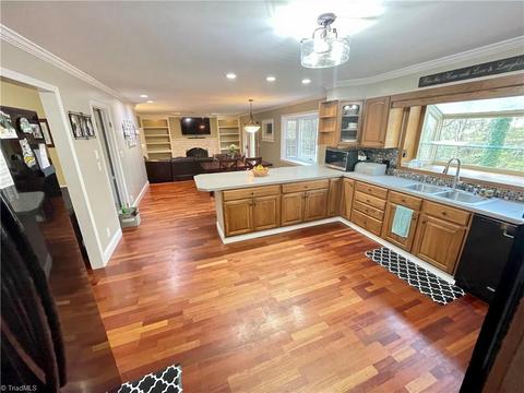 126 E Valley View Rd, Advance, NC 27006 photo 5
