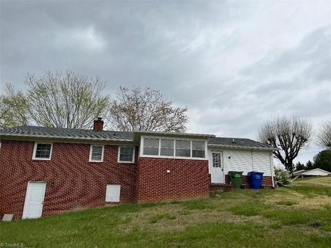 301 E Devon Dr, Mount Airy, NC 27030 photo 17