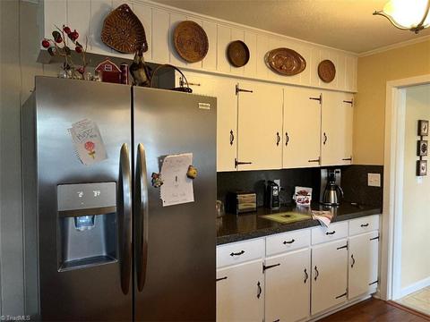 301 E Devon Dr, Mount Airy, NC 27030 photo 6