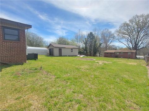 1234 Forest Rd, Eden, NC 27288 photo 4