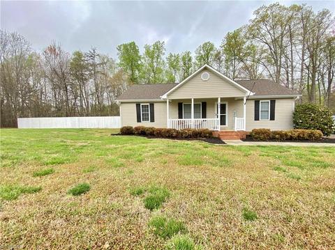 225 Saddlebred Loop, Stokesdale, NC 27357 photo 1
