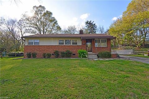 1617 Larkin St, High Point, NC 27262 photo 2