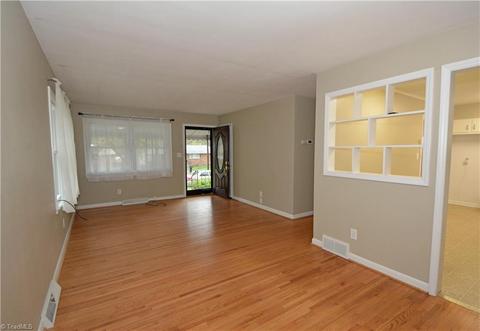 1617 Larkin St, High Point, NC 27262 photo 7