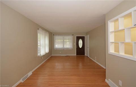 1617 Larkin St, High Point, NC 27262 photo 6