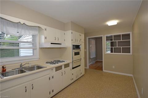 1617 Larkin St, High Point, NC 27262 photo 11
