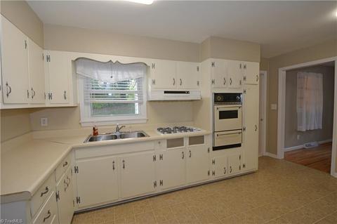 1617 Larkin St, High Point, NC 27262 photo 10