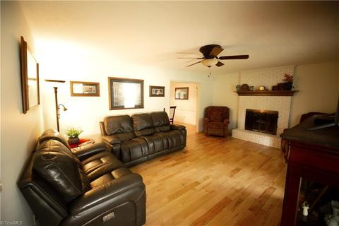 150 E Manor Ridge Rd, Elkin, NC 28621 photo 11