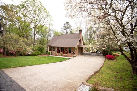 150 E Manor Ridge Rd, Elkin, NC 28621 photo 3