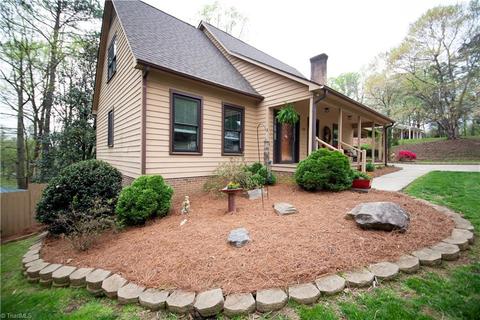 150 E Manor Ridge Rd, Elkin, NC 28621 photo 2