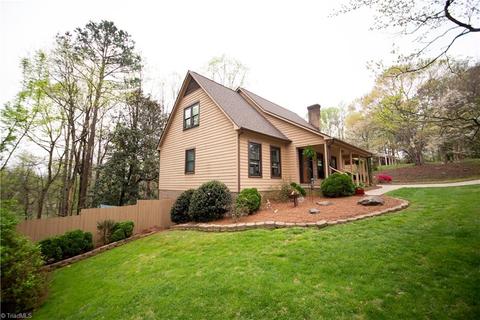 150 E Manor Ridge Rd, Elkin, NC 28621 photo 4
