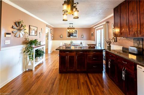 204 Williamsburg Rd, Olin, NC 28660 photo 4