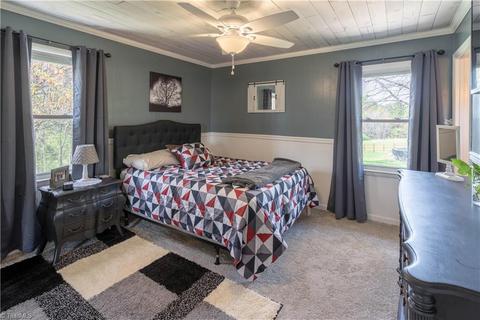 204 Williamsburg Rd, Olin, NC 28660 photo 10