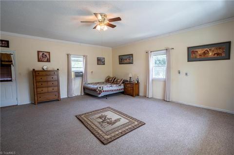 204 Williamsburg Rd, Olin, NC 28660 photo 12