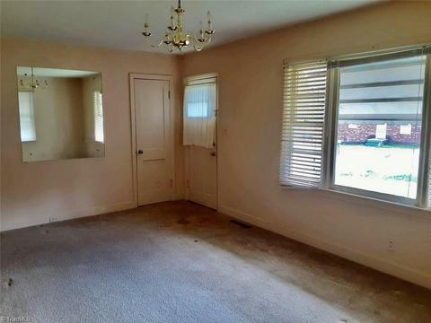 301 Avery Ave, High Point, NC 27265 photo 12