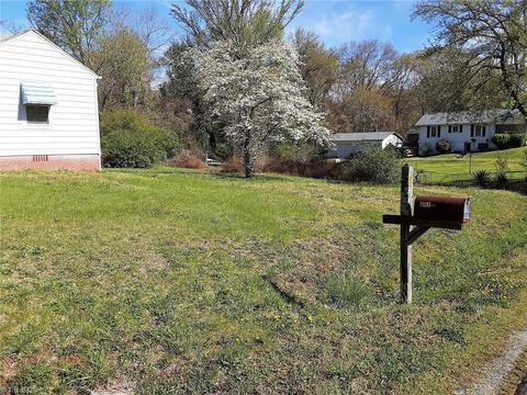 301 Avery Ave, High Point, NC 27265 photo 2
