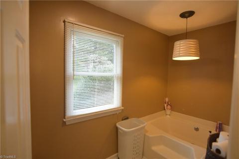 136 Heidi Ct, Pilot Mountain, NC 27041 photo 14