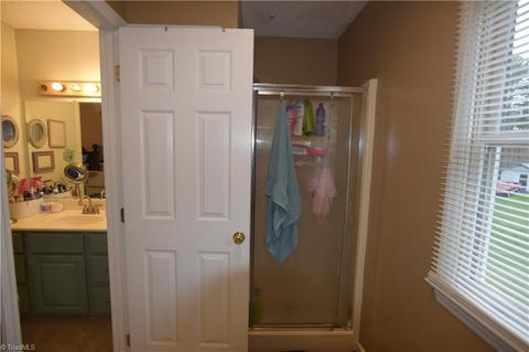 136 Heidi Ct, Pilot Mountain, NC 27041 photo 15