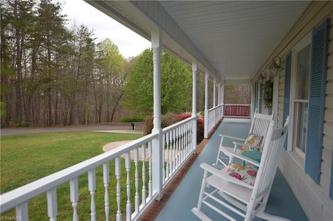 136 Heidi Ct, Pilot Mountain, NC 27041 photo 19