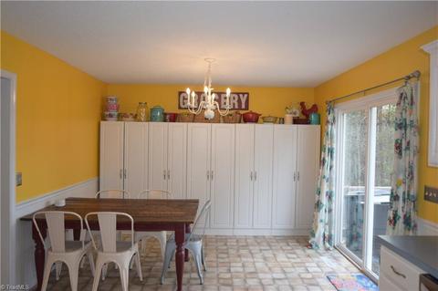 136 Heidi Ct, Pilot Mountain, NC 27041 photo 9