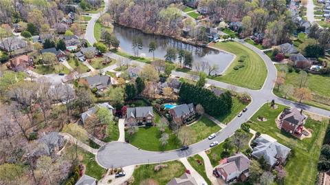 2902 Hackney Way, Jamestown, NC 27282 photo 4