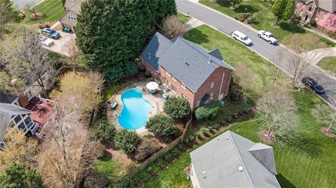 2902 Hackney Way, Jamestown, NC 27282 photo 6