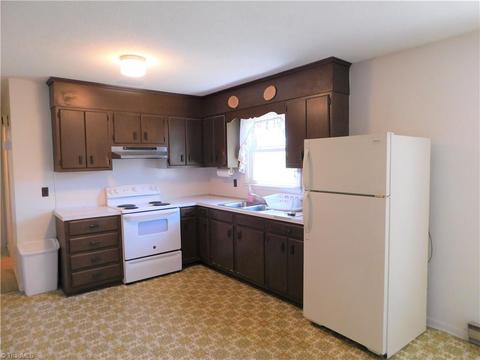 10027 W Pine St, Lowgap, NC 27024 photo 4