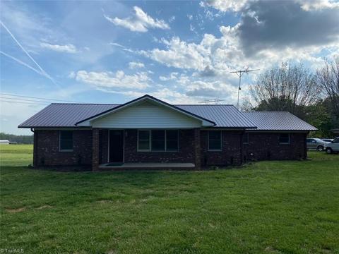2091 Pleasant Loop, Thomasville, NC 27360 photo 16