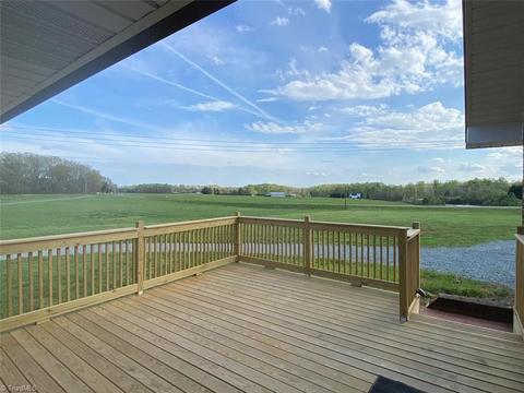 2091 Pleasant Loop, Thomasville, NC 27360 photo 5