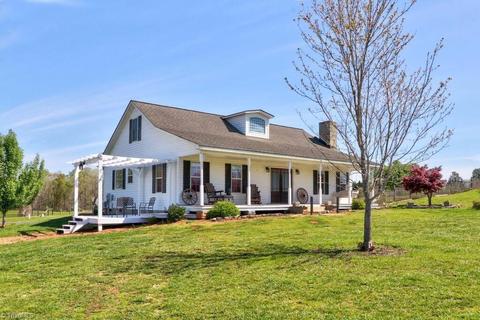 194 Edwards Rd, Harmony, NC 28634 photo 5