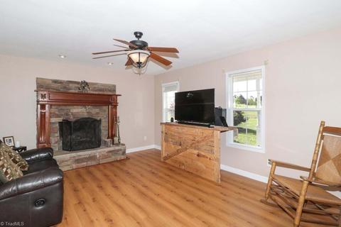 194 Edwards Rd, Harmony, NC 28634 photo 32