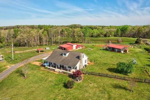 194 Edwards Rd, Harmony, NC 28634 photo 4