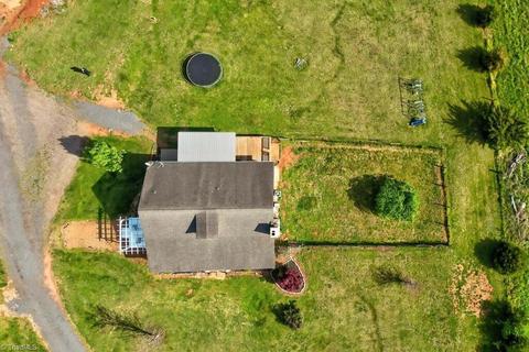 194 Edwards Rd, Harmony, NC 28634 photo 7