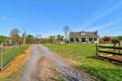 194 Edwards Rd, Harmony, NC 28634 photo 3